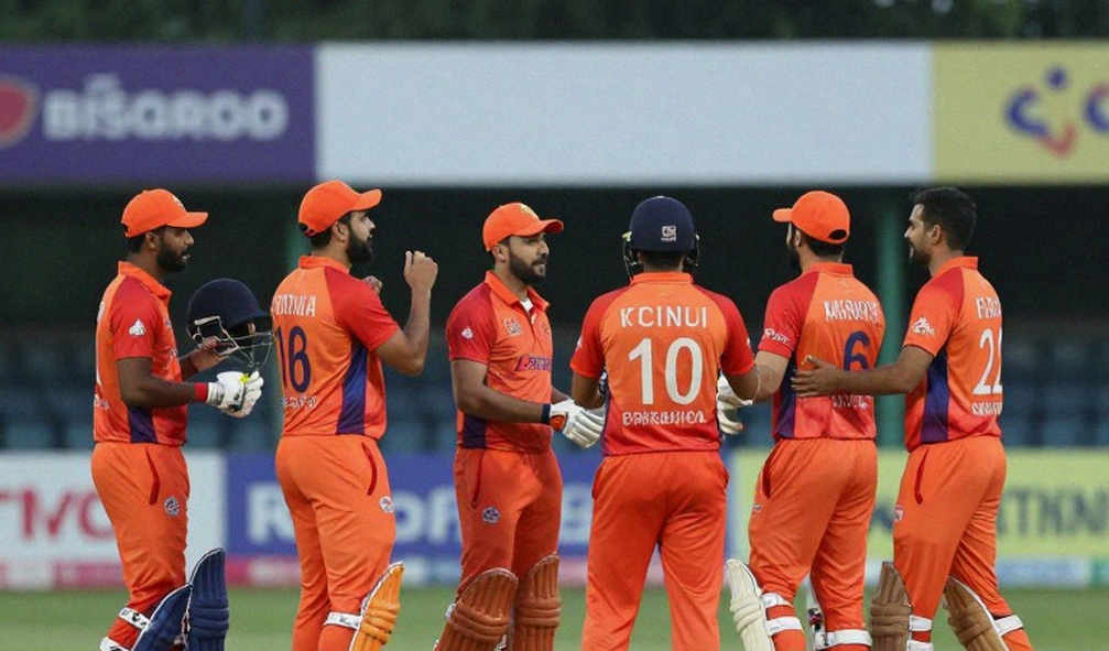 ডারউইনের নয় উইকেট: বাংলাদেশের টেস্ট লাফ আর একটি ম্যাচের অতিরিক্ত বোঝা